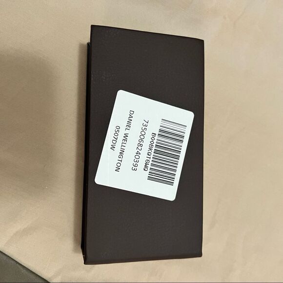 Daniels Williton woman’s watch with original case. - Picture 12 of 16